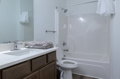 nashville-student-residence-bathroom